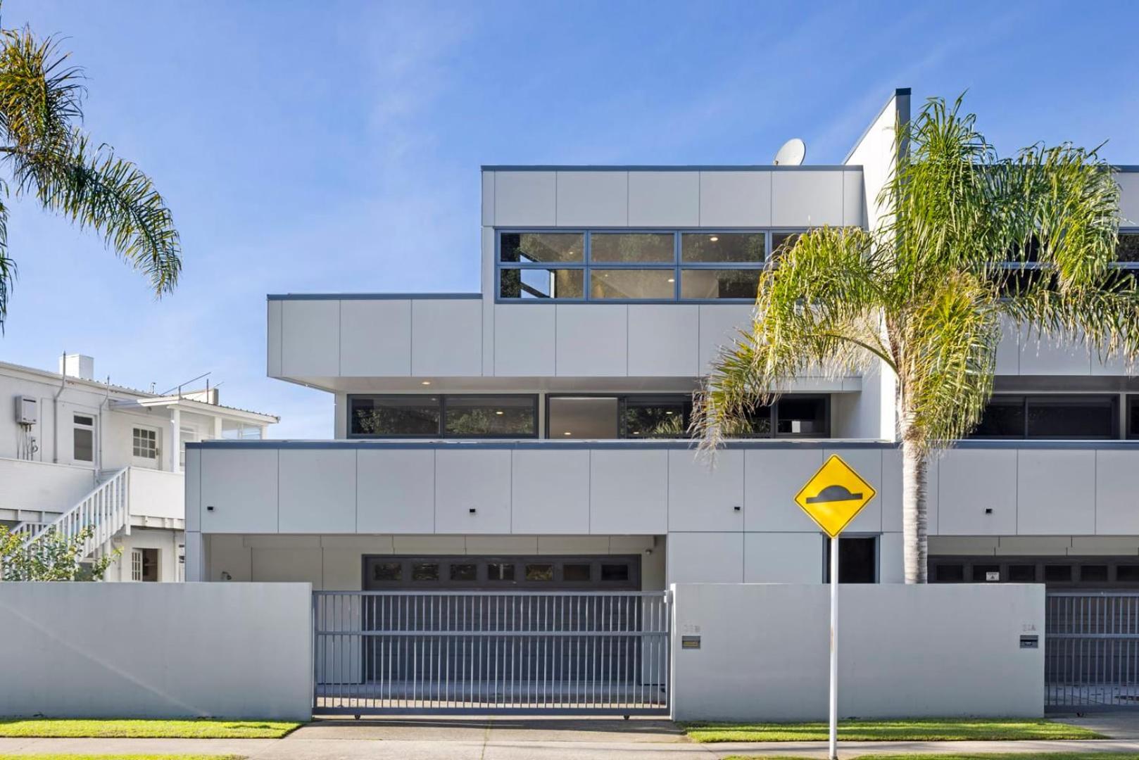 Pacific Escape - Downtown, Beach & Sea Views Mount Maunganui Exterior foto